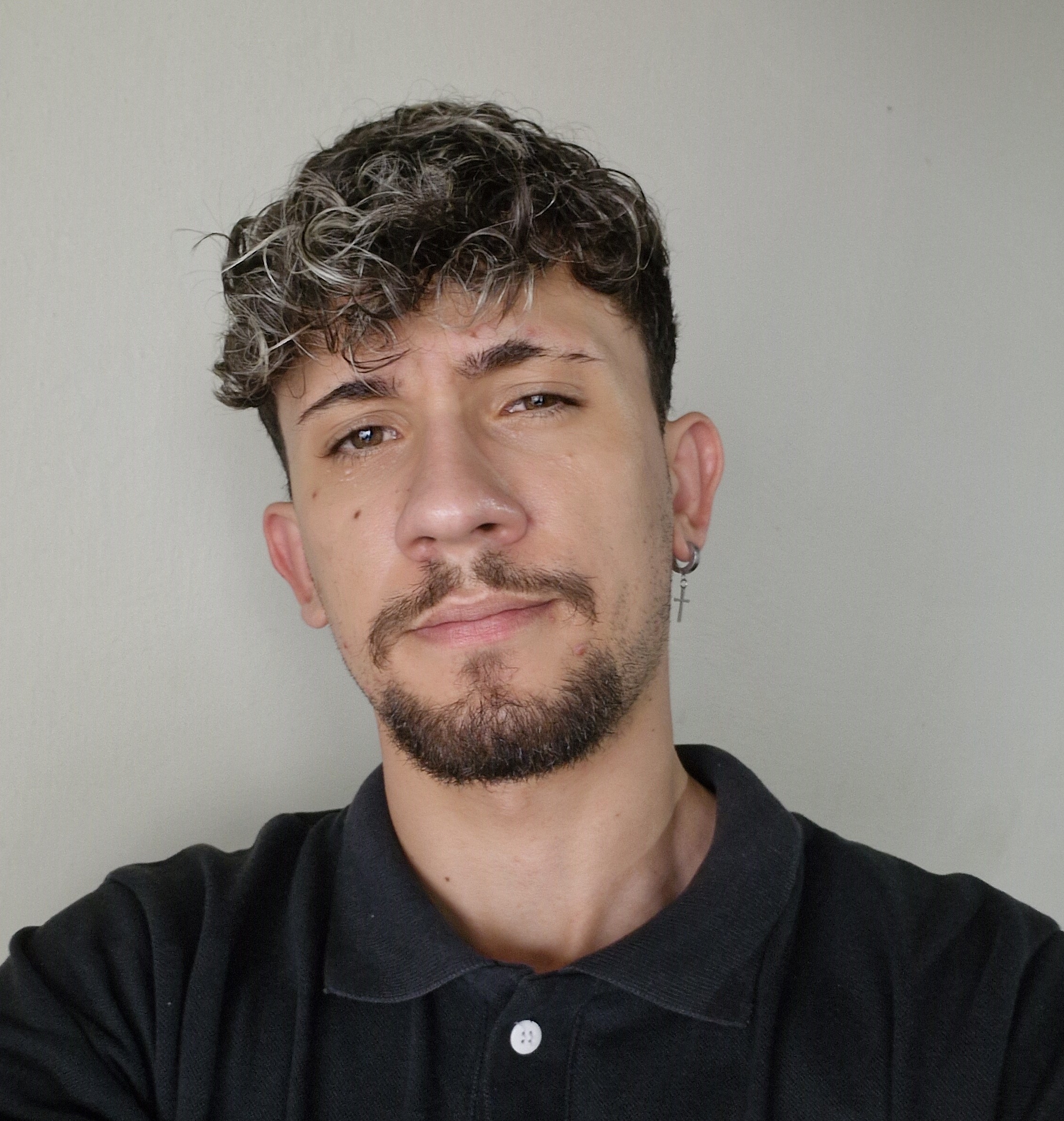 Tiago trabalhando